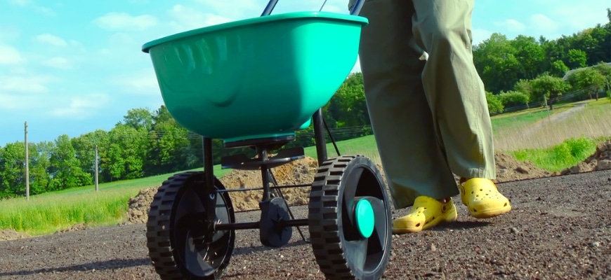 best fertilizer spreader